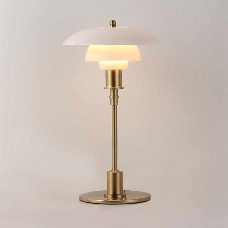Lampada da tavolo con paralumi in vetro opalino | Marthin