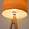 Lampada da terra a treppiede MARISA  in Legno